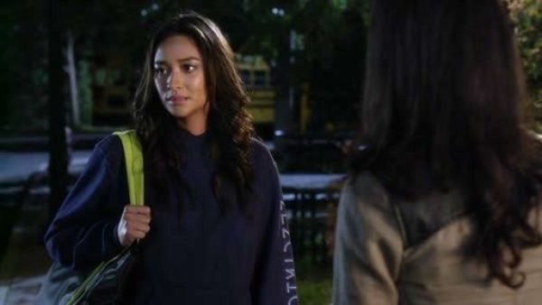 Emily Fields's Brooks Hoodie on Pretty Little Liars