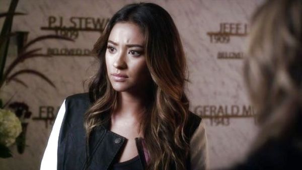 Emily Fields's Contrast Bomber Jacket on Pretty Little Liars