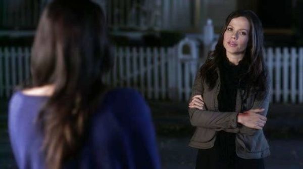 Emily Fields's Cropped Field Jacket on Pretty Little Liars