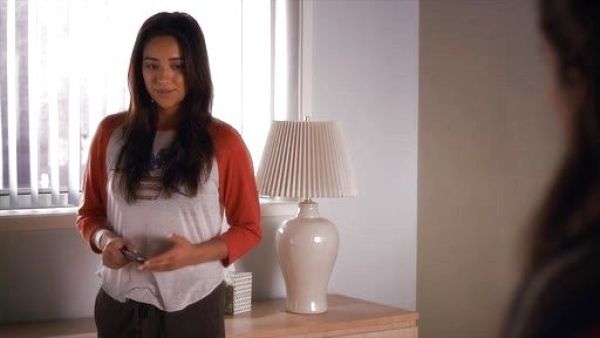 Emily Fields's Fender Rock On Raglan on Pretty Little Liars