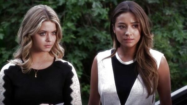 Emily Fields's Lace Sleeve Dress on Pretty Little Liars