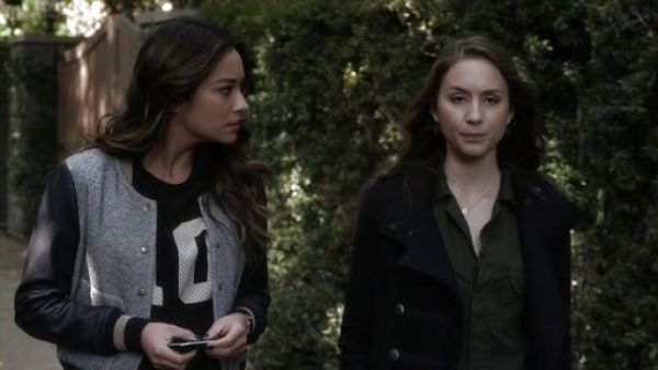 Emily Fields's Ryder Baseball Jacket in Admiral on Pretty Little Liars