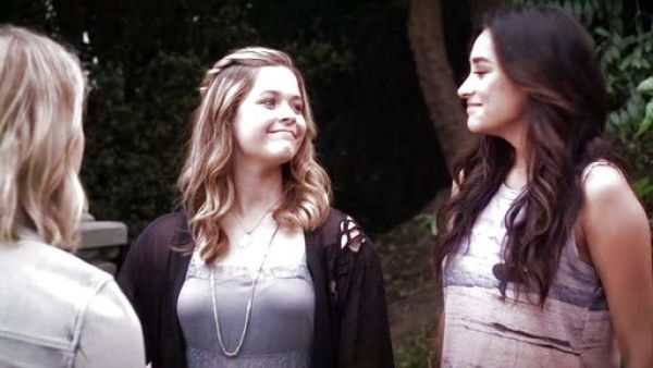 Emily Fields's 'The Muscle Tee' Surf Print Tank on Pretty Little Liars