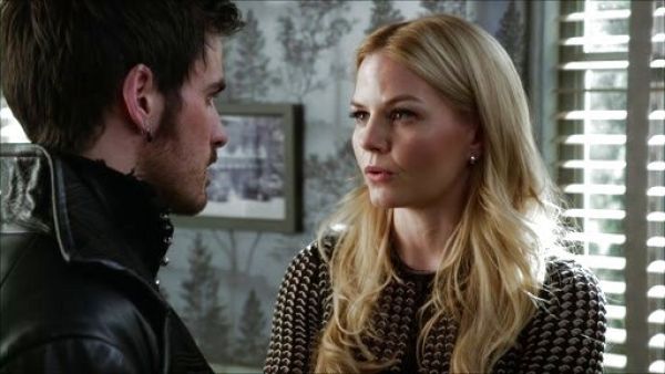 Emma Swan's Bicolor Scalloped Lace Cardigan on Once Upon A Time 