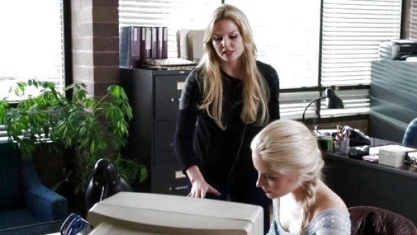 Emma Swan's Gachette Cardigan on Once Upon A Time 