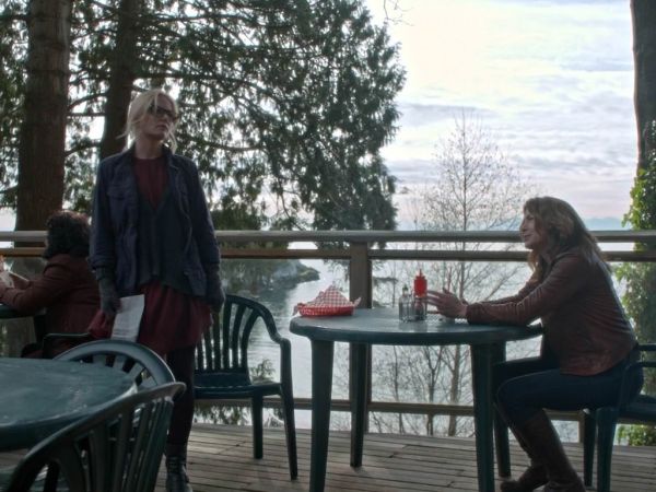 Emma Swan's Sonore Dress on Once Upon A Time 