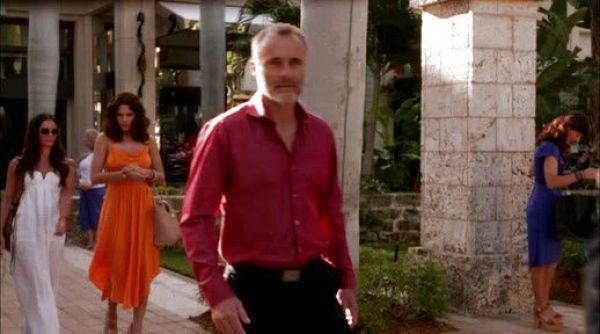 Fiona Glenanne's Linen Maxi Dress on Burn Notice