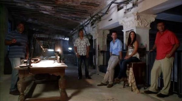 Fiona Glenanne's 'Tribal' Graphic Tank on Burn Notice