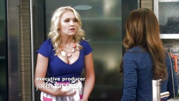 Gabi Diamond's Short Layered Chevron Necklace on Young & Hungry