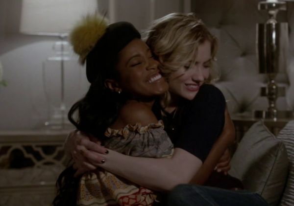 Grace Gardner's Doubletime Ring on Scream Queens