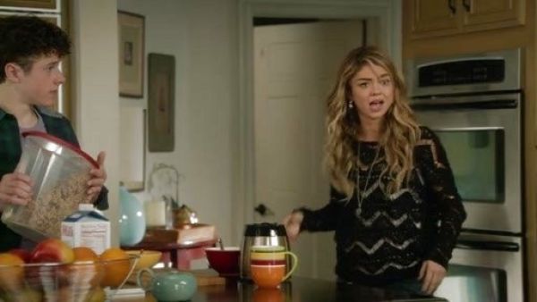 Haley Dunphy's Callas Crochet Sweater on Modern Family