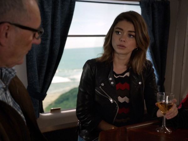 Haley Dunphy's Chevron Cropped Sweater on Modern Family