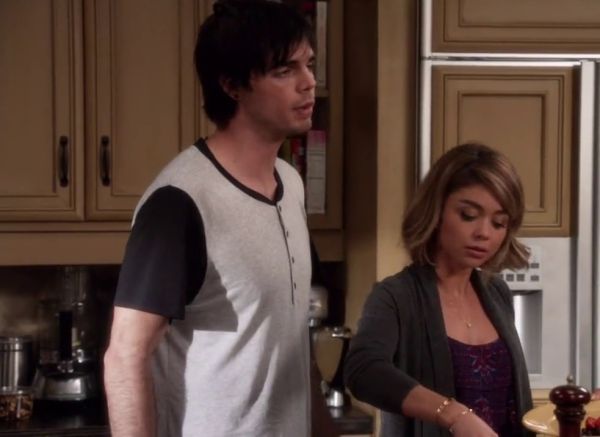 Haley Dunphy's Draped Cardigan on Modern Family
