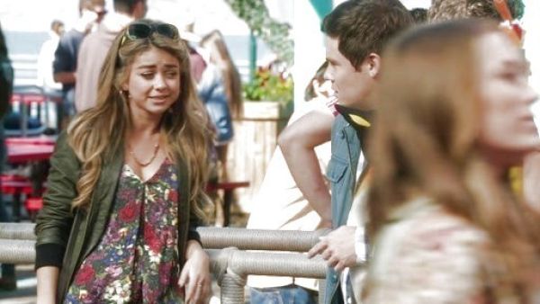 Haley Dunphy's Guenda floral-print silk-satin top on Modern Family