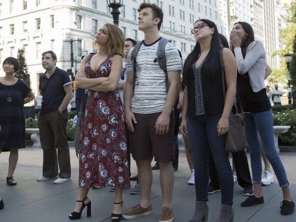 Haley Dunphy's Red Floral Midi Dress on Modern Family