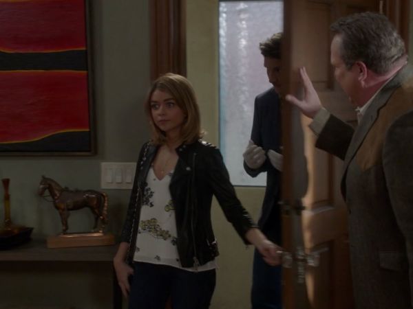 Haley Dunphy's Renne Silk Top on Modern Family