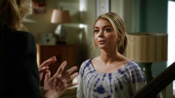 Haley Dunphy's Sundown Tie Dye Tee on Modern Family