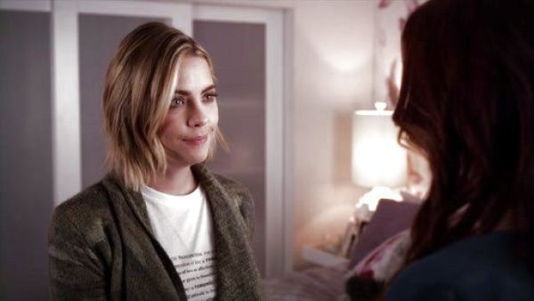 Hanna Marin's Camo Cardigan on Pretty Little Liars