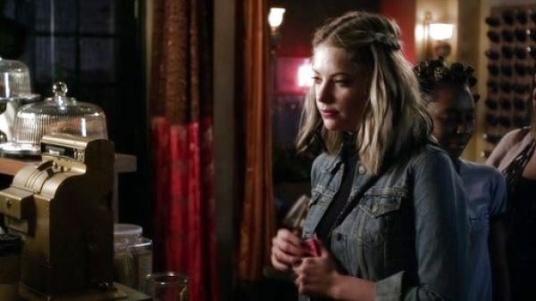 Hanna Marin's Denim Trucker Jacket - Destroyed Wash on Pretty Little Liars