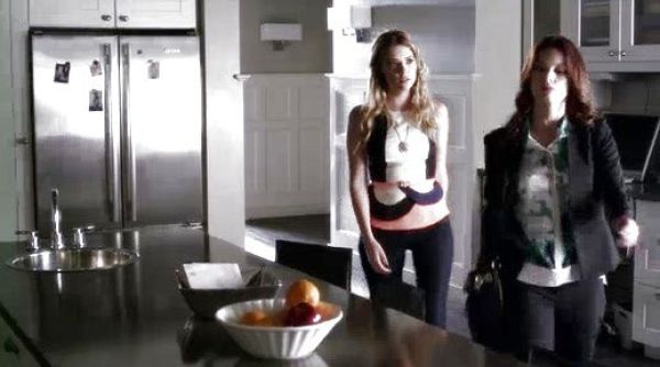 Hanna Marin's Eon Color-Block Stretch-Canvas Peplum Top on Pretty Little Liars