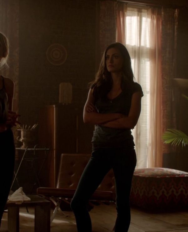 Hayley Marshall's Light Weight Stretch Skinny Jeans on The Originals