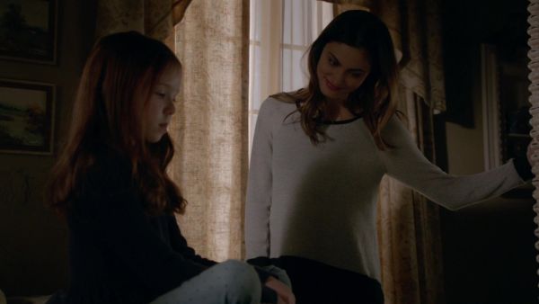 Hayley Marshall's Women's Layered Sweater on The Originals