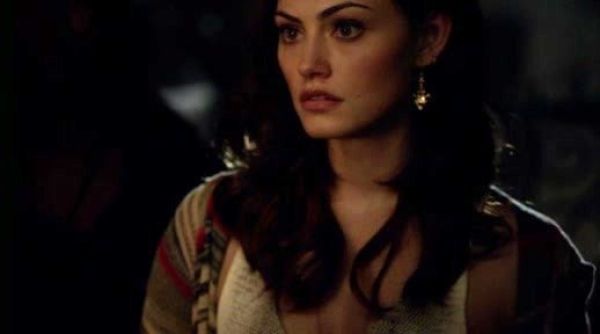 Hayley's Linsey Cardigan on The Vampire Diaries