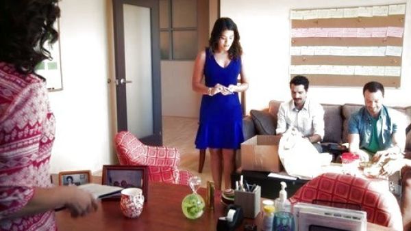 Jane Villanueva's Carla Dress on Jane the Virgin