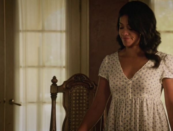 Jane Villanueva's Floral-Print V-Neck Dress on Jane the Virgin
