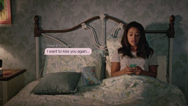 Jane Villanueva's Graphic Sleep Shirt on Jane the Virgin