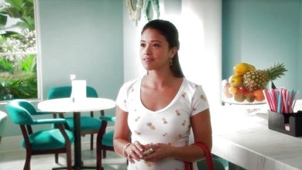 Jane Villanueva's Juniors' Short Sleeve V-Neck Tee on Jane the Virgin