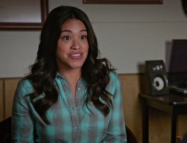 Jane Villanueva's Long-Sleeve Brushed Twill Plaid Shirt on Jane the Virgin