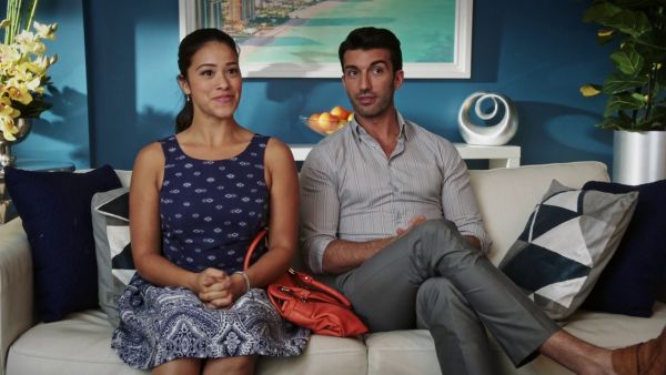 Jane Villanueva's Printed Belted Dress on Jane the Virgin