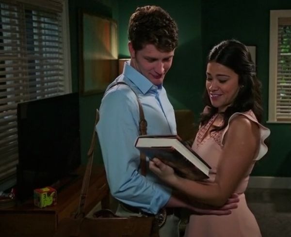 Jane Villanueva's Rebell Dress on Jane the Virgin