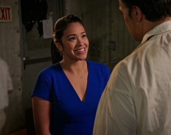Jane Villanueva's Short Sleeve Refined Suiting V-Neck Dress on Jane the Virgin