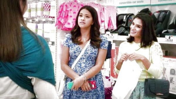 Jane Villanueva's Small Moon Necklace on Jane the Virgin