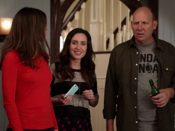 Jen Short's Floral Shorts on Life In Pieces