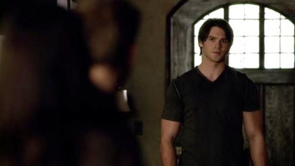 Jeremy Gilbert's Basic Slub V neck T-Shirt on The Vampire Diaries