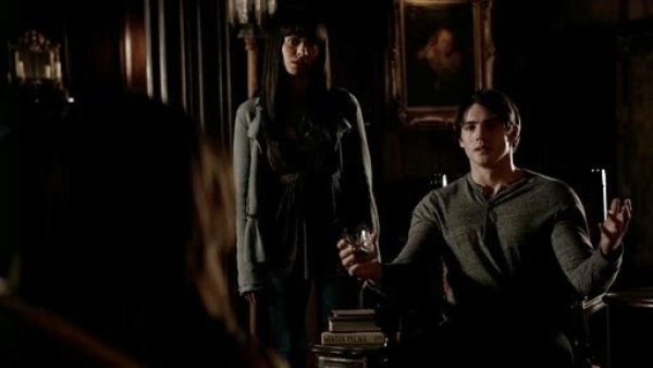 Jeremy Gilbert's John Varvatos L/S Burnout Henley on The Vampire Diaries