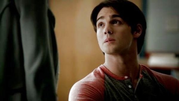 Jeremy Gilbert's Trim Fit Heathered Raglan Henley on The Vampire Diaries