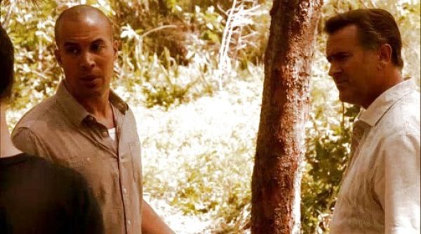 Jesse Porter's Short Sleeve Shirt on Burn Notice