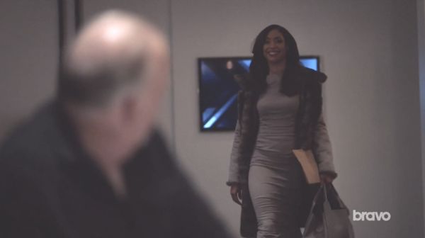 Jessica Pearson's MEDIUM “CABAS” BAG on Suits
