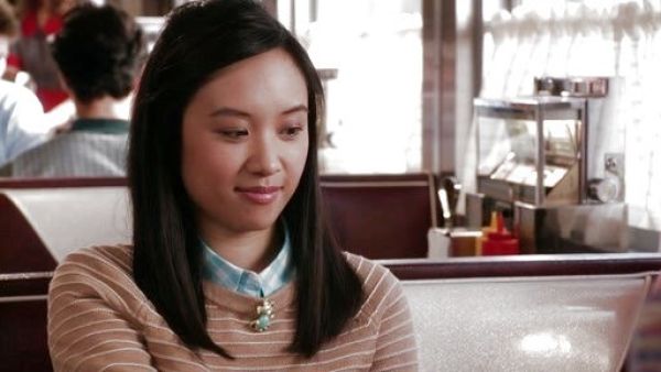 Jill "Mouse" Chen's Shrunken Boyfriend Gingham Shirt on The Carrie Diaries