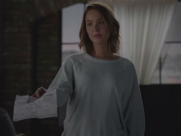 Jo Wilson's College Sweatshirt on Grey's Anatomy
