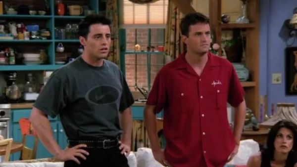 Joey Tribbiani's Gray Nike Sweatshirt - Friends
