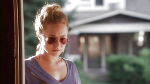 Juliette Barnes's Deer Skull Flowers V-Neck Boxy Tee in Goddess on Nashville