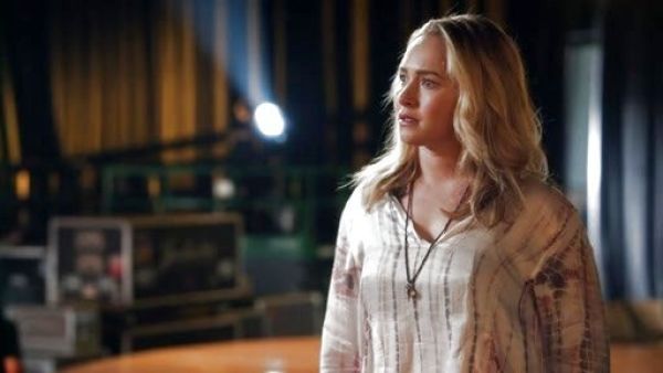 Juliette Barnes's Timide T&D Tunic on Nashville