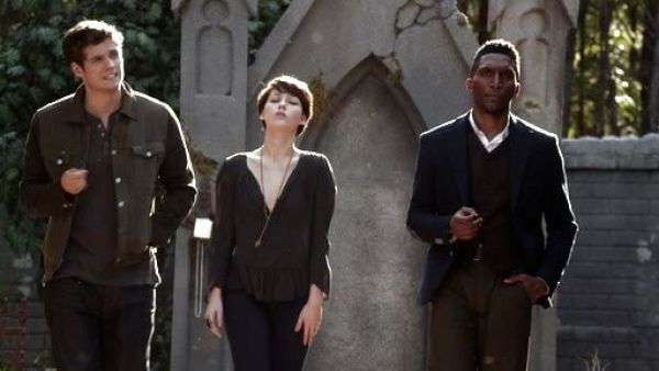 Kaleb's Muscle Fit Contrast Sleeve Jean Blazer on The Originals