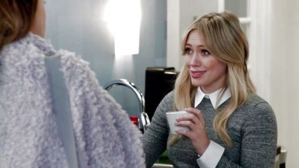 Kelsey Peters's Fitted Collar Sweater on Younger