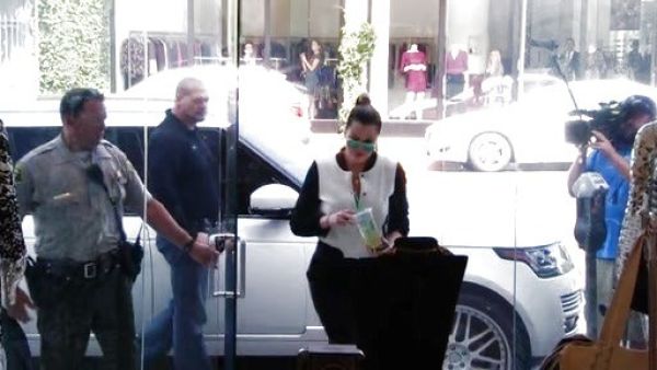 Khloe Kardashian's Aviator Large Metal 58mm Sunglasses in Green Mirror on Keeping Up With The Kardashians